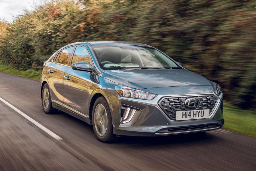  Hyundai IONIQ Plug-in Hybrid (AE) 2019 года  (UK) (фото 14 из 40)
